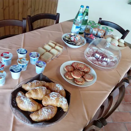 La Nuova Tinara Alojamento de Acomodação e Pequeno-almoço Galbiate